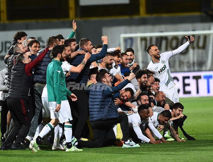 Giresunsporda şampiyonluk kutlaması (İşte o kareler)