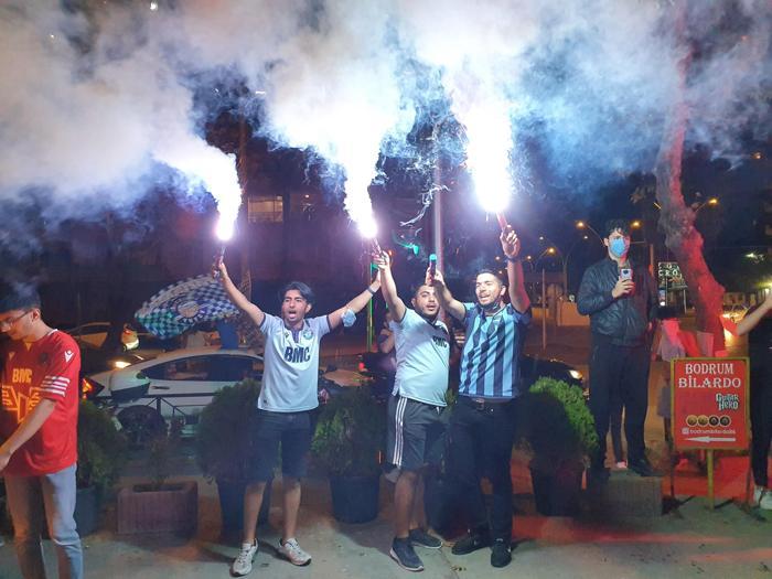 Adana Demirspor Süper Lige yükseldi, Adana sokağa döküldü İşte o anlar...