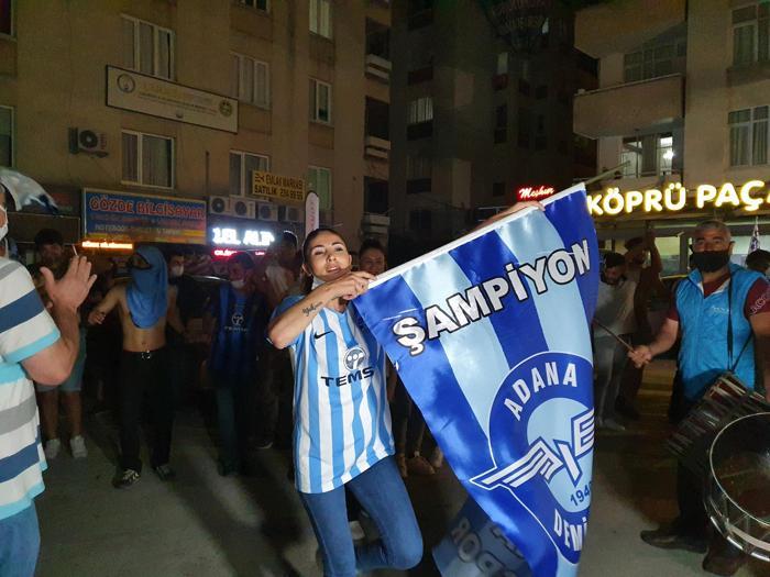 Adana Demirspor Süper Lige yükseldi, Adana sokağa döküldü İşte o anlar...