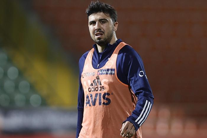 Fenerbahçede son dakika gelişmesi | 3 transfer birden...