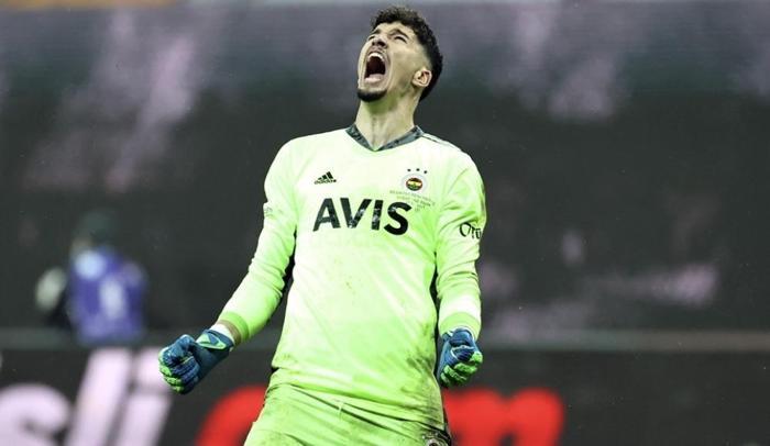 Fenerbahçede son dakika gelişmesi | 3 transfer birden...