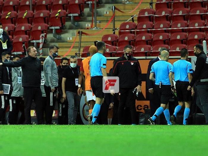 Beşiktaş teknik direktörü Sergen Yalçından derbi hakemi Cüneyt Çakıra sert itiraz