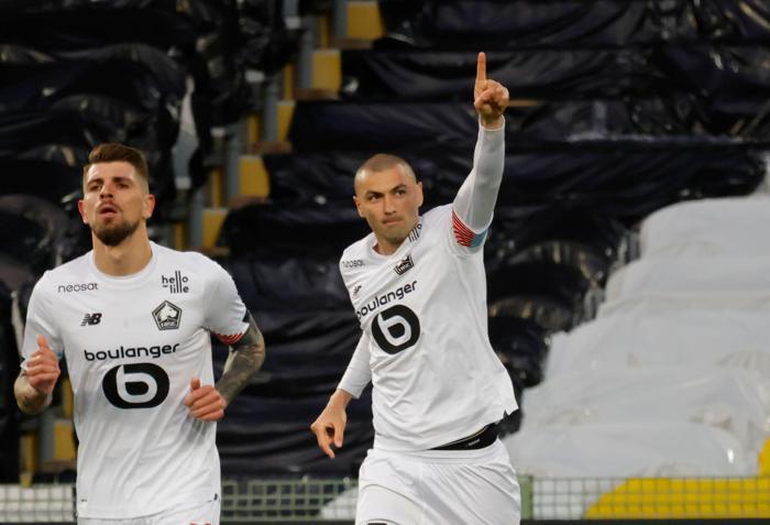 Burak Yılmaz, Lillei şampiyonluğa taşıyor Sosyal medya yıkıldı: Ronaldo musun