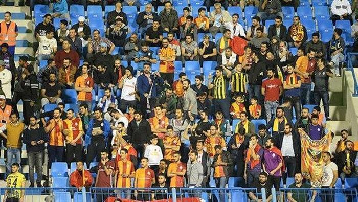 3 BÜYÜKLERİN TARAFTARLARI KOL KOLA