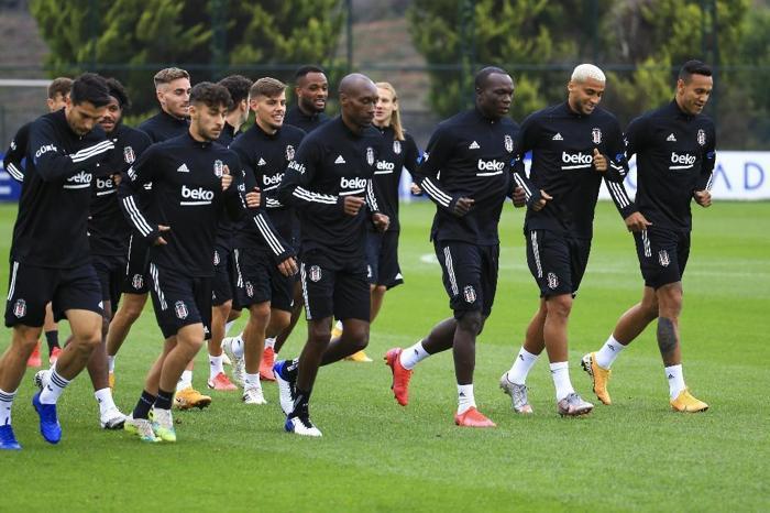 SON DAKİKA Beşiktaşın Denizlispor maçı muhtemel 11i