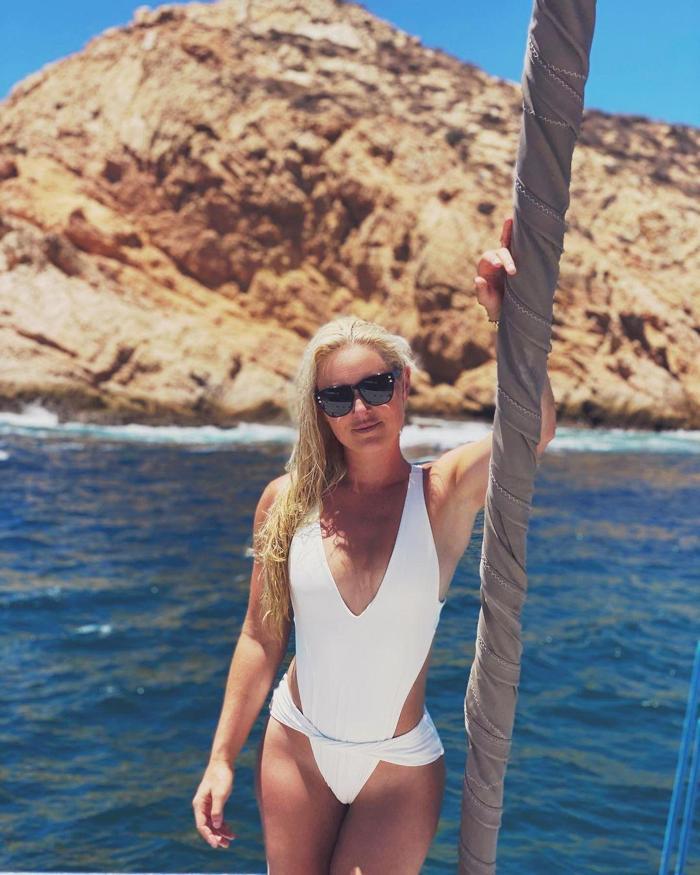 Lindsey Vonn selülitli fotoğrafını paylaşıp isyan etti