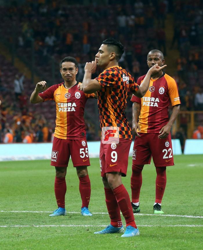 Radamel Falcaodan Kasımpaşa maçı sonu 3lü