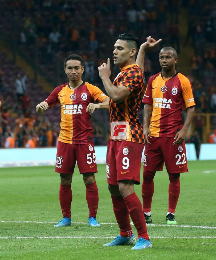 Radamel Falcaodan Kasımpaşa maçı sonu 3lü