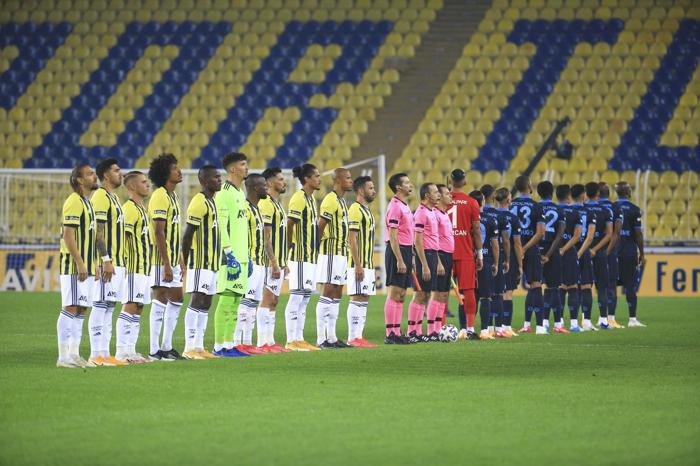 Fenerbahçe - Trabzonspor | Jose Sosa ile Filip Novak eski takım arkadaşlarıyla hasret giderdi