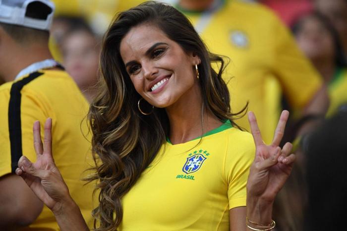 Izabel Goulart nefesleri kesiyor