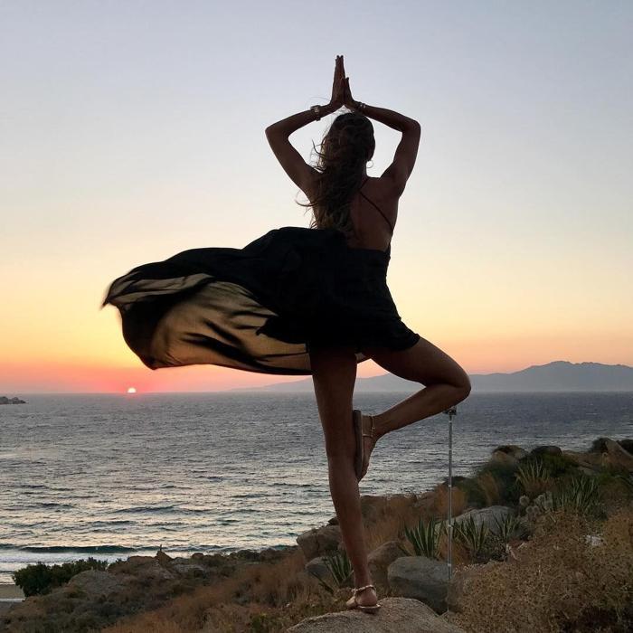 Izabel Goulart nefesleri kesiyor