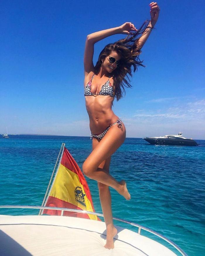 Izabel Goulart nefesleri kesiyor