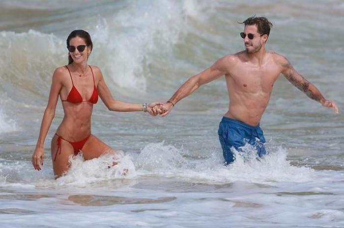 Izabel Goulart nefesleri kesiyor