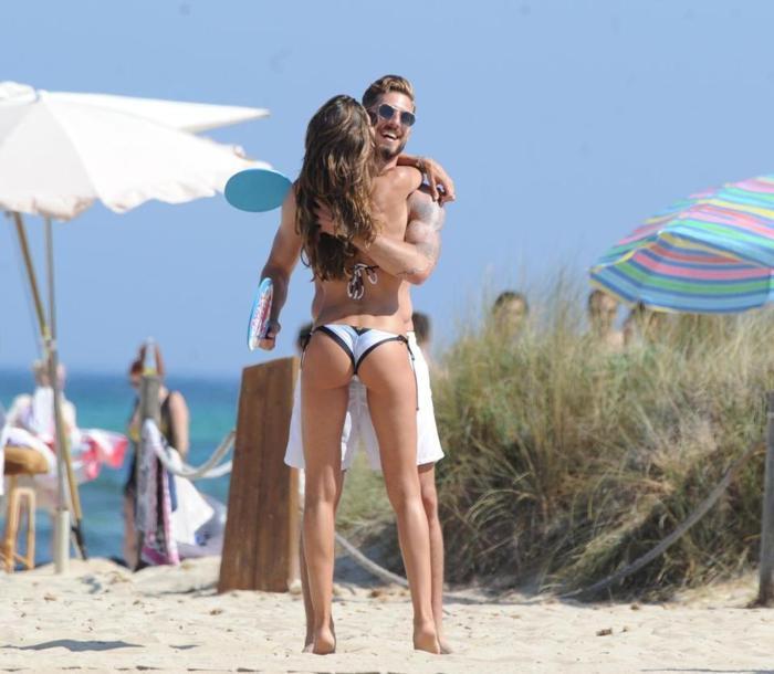 Izabel Goulart nefesleri kesiyor