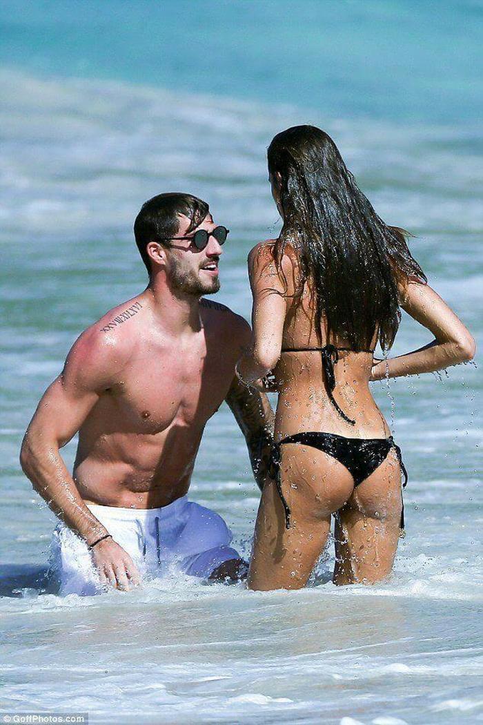 Izabel Goulart nefesleri kesiyor