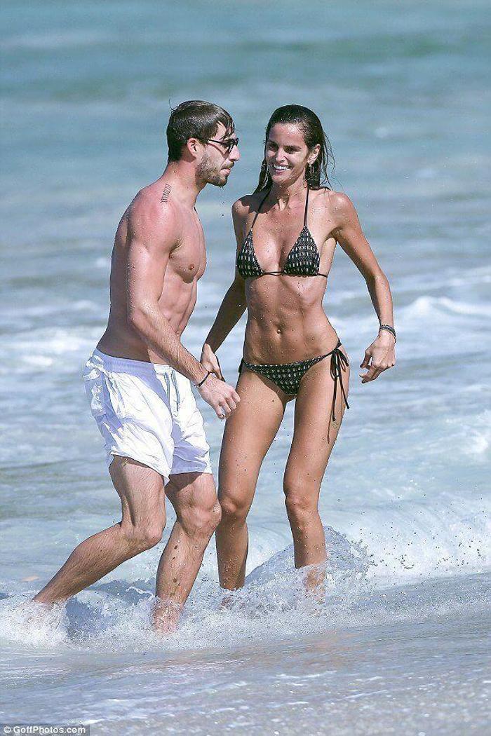 Izabel Goulart nefesleri kesiyor