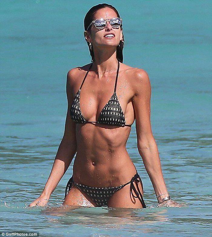 Izabel Goulart nefesleri kesiyor