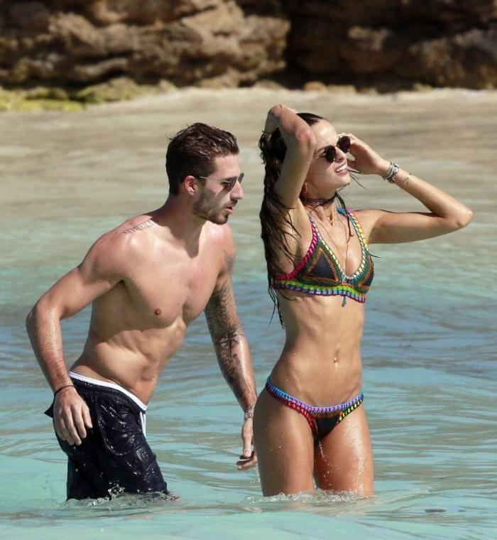 Izabel Goulart nefesleri kesiyor