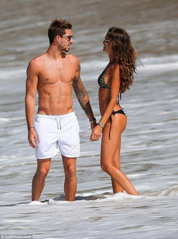 Izabel Goulart nefesleri kesiyor