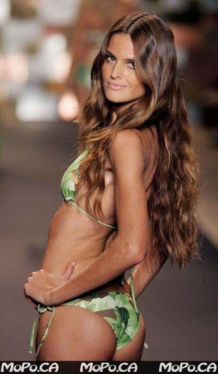 Izabel Goulart nefesleri kesiyor