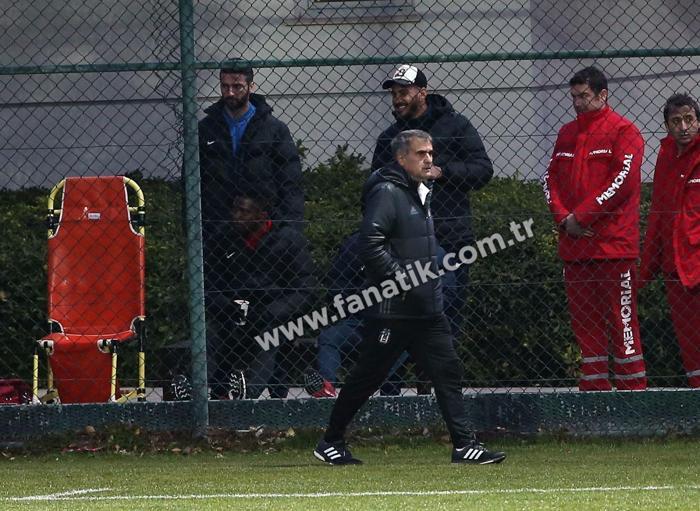 Şenol Güneş-Etoo arasında gerginlik