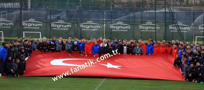 Dikkatlerden kaçmayan detay Samuel Etoo ve Şenol Güneş...