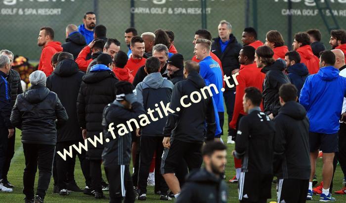 Dikkatlerden kaçmayan detay Samuel Etoo ve Şenol Güneş...
