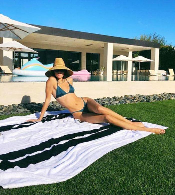 Kendall Jennera katıldığı programda ayakkabı yedirdiler