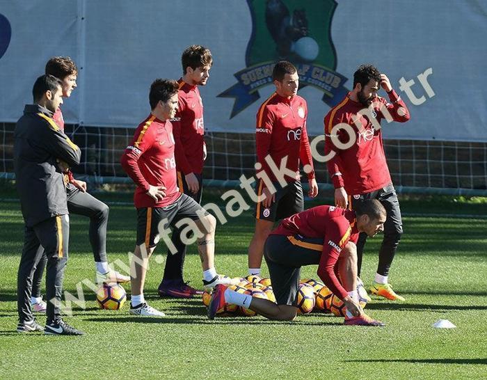 Fernando Muslera idmana eli bandajlı çıktı