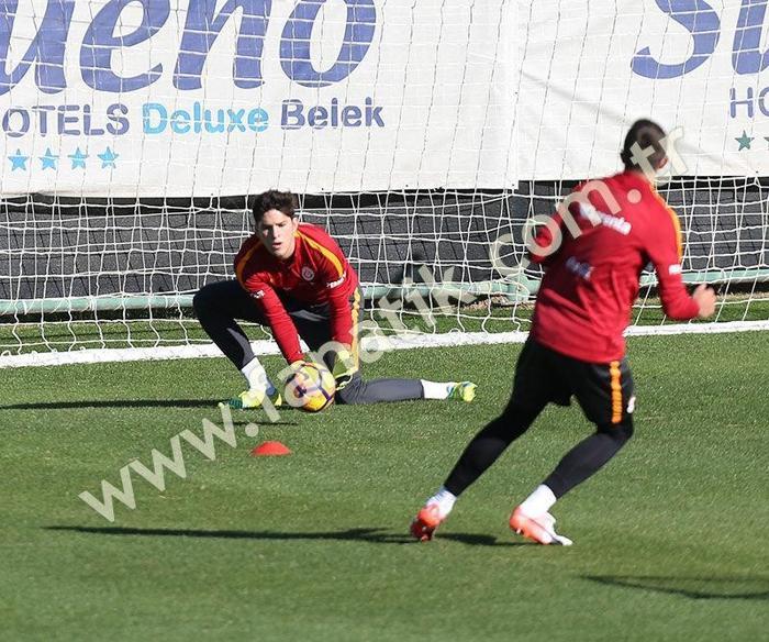 Fernando Muslera idmana eli bandajlı çıktı