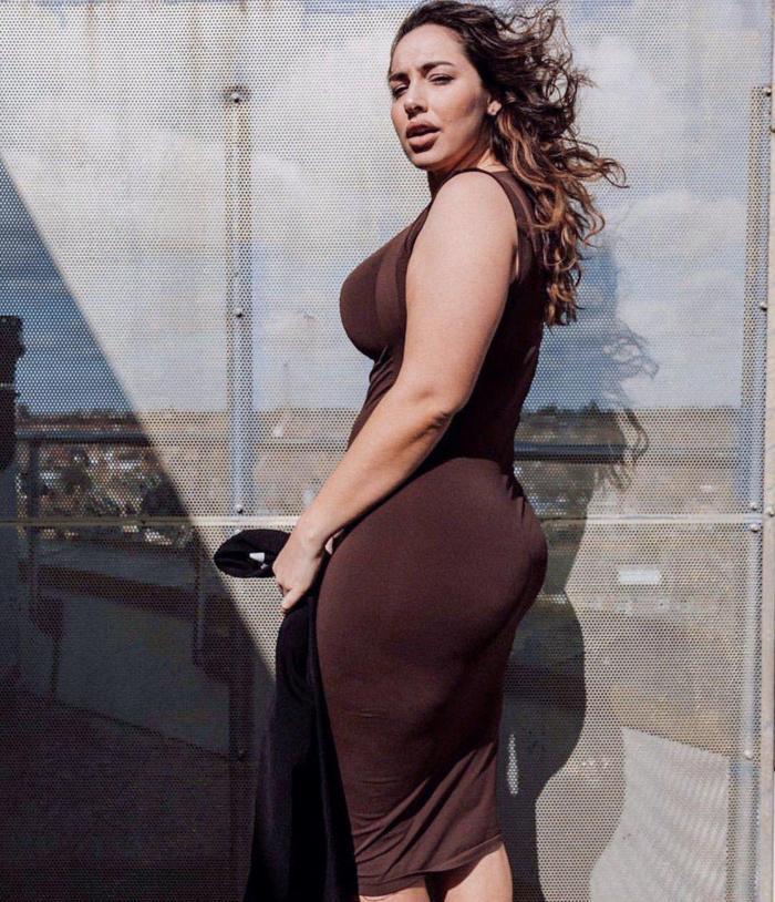 BBC, Türk model Jada Sezerin fotoğrafının altında yer alan küfürlü yorumu silmedi