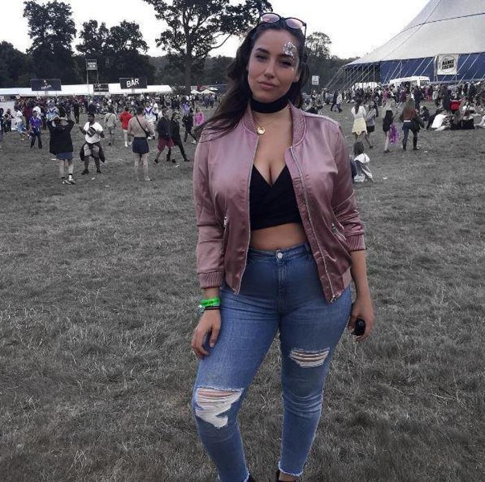 BBC, Türk model Jada Sezerin fotoğrafının altında yer alan küfürlü yorumu silmedi