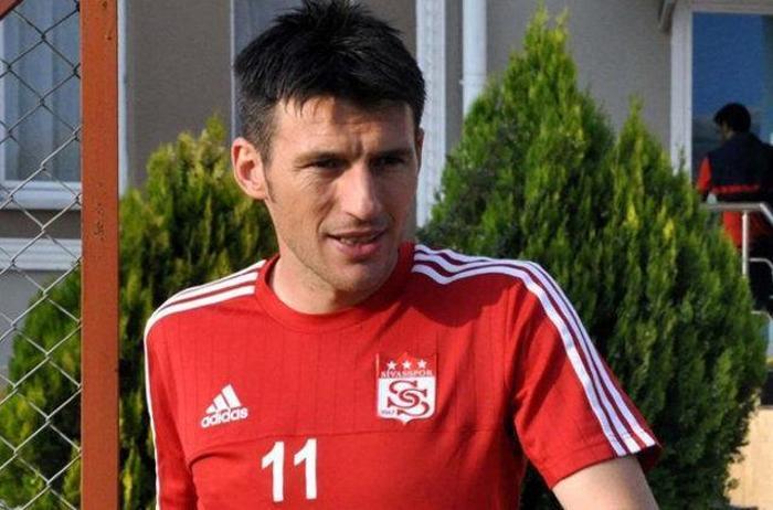 FIFA 16ya göre en iyi 40 Türk futbolcu