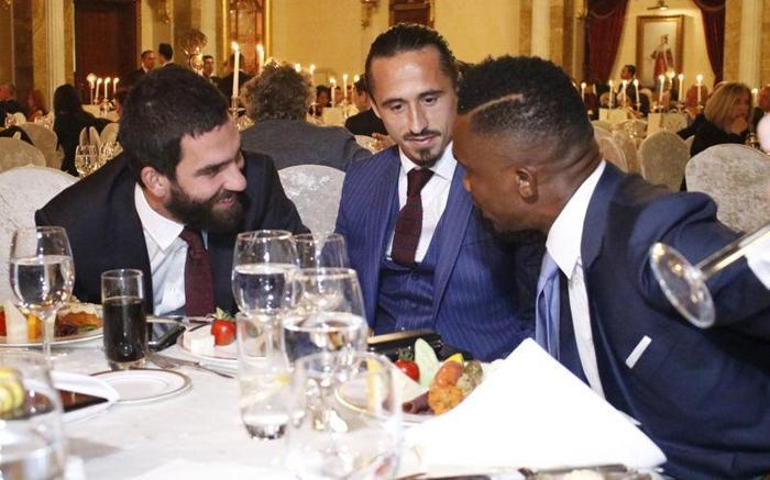 Arda Turan ve Samuel Etoo nikah şahidi oldu