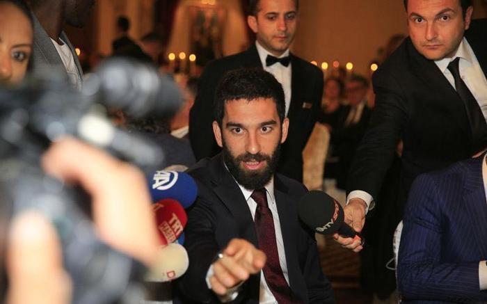 Arda Turan ve Samuel Etoo nikah şahidi oldu