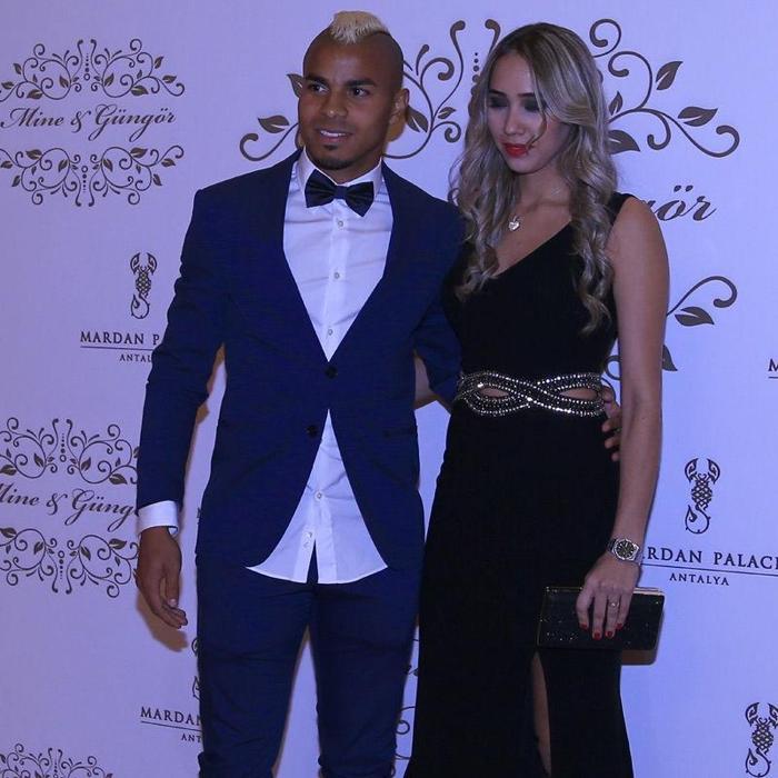 Arda Turan ve Samuel Etoo nikah şahidi oldu