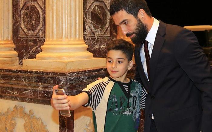 Arda Turan ve Samuel Etoo nikah şahidi oldu