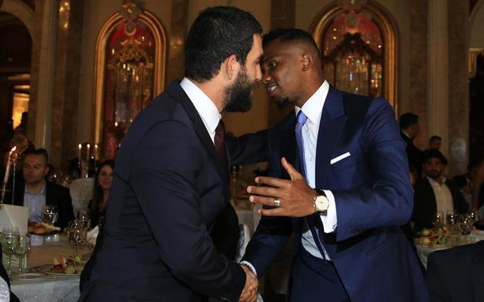 Arda Turan ve Samuel Etoo nikah şahidi oldu
