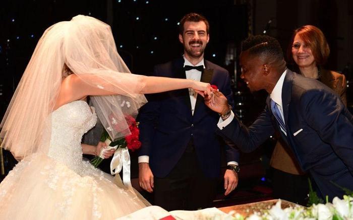 Arda Turan ve Samuel Etoo nikah şahidi oldu