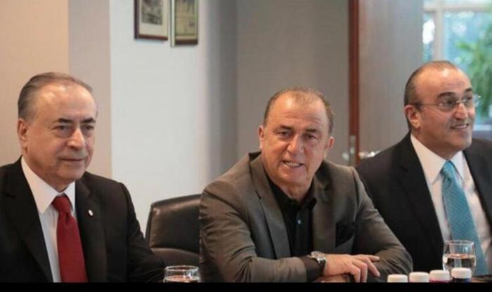 SON DAKİKA Galatasarayda flaş istifa kararı