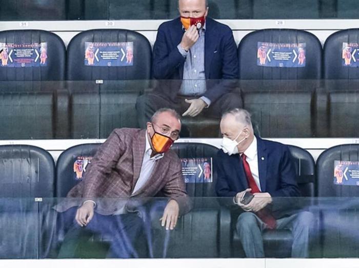 SON DAKİKA Galatasarayda flaş istifa kararı