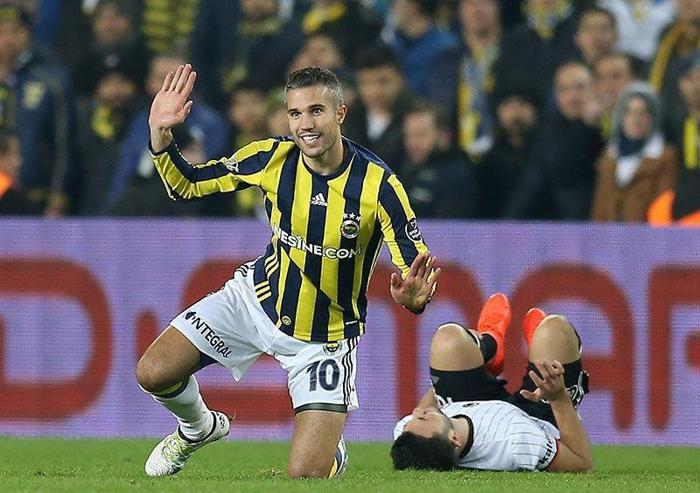 1 - Robin van Persie (FB)€ 4.900.000
