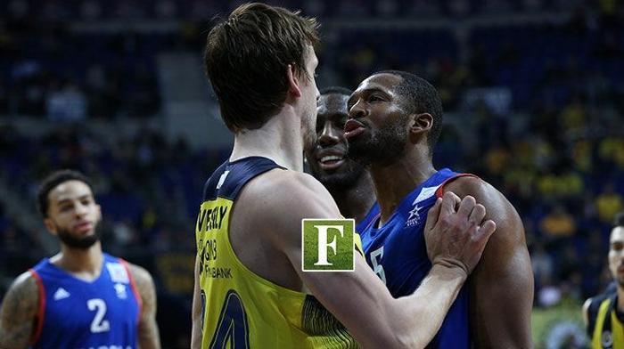 Fenerbahçe - Anadolu Efes maçında olay
