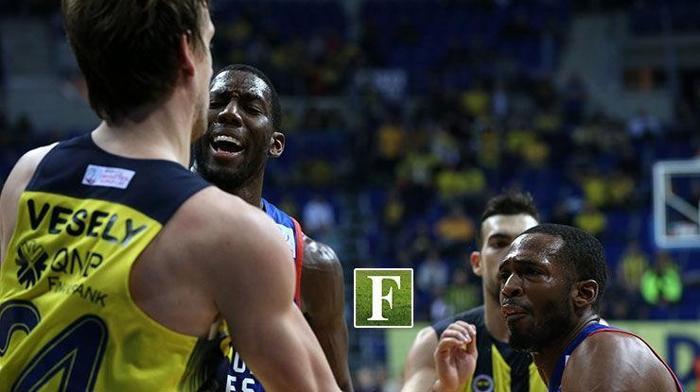 Fenerbahçe - Anadolu Efes maçında olay