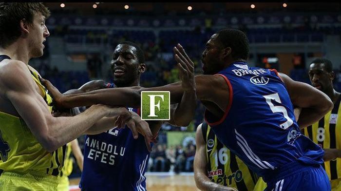 Fenerbahçe - Anadolu Efes maçında olay
