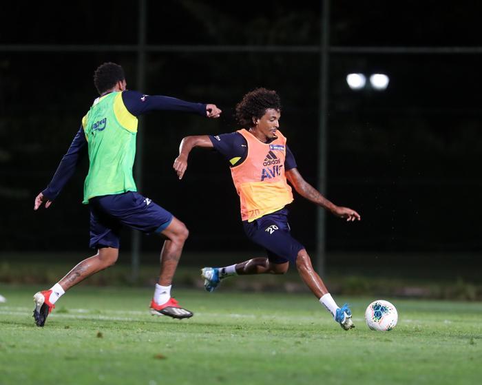Fenerbahçede son dakika: Luiz Gustavo, Isla, Zanka...