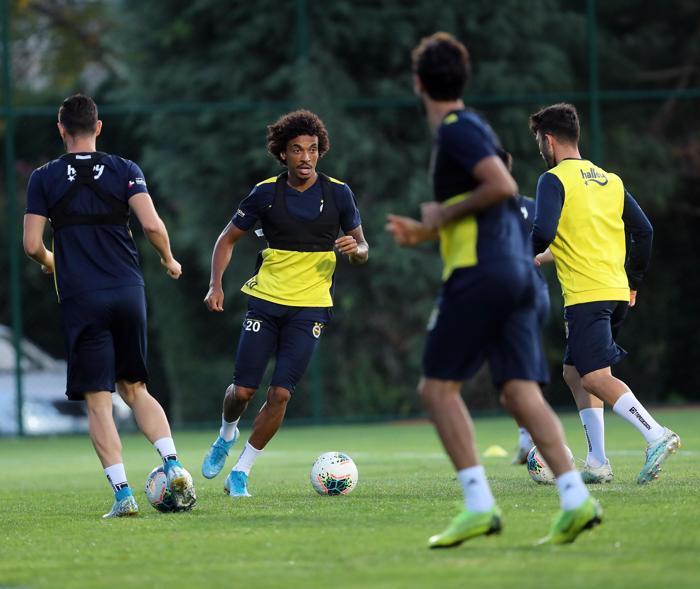 Fenerbahçede son dakika: Luiz Gustavo, Isla, Zanka...