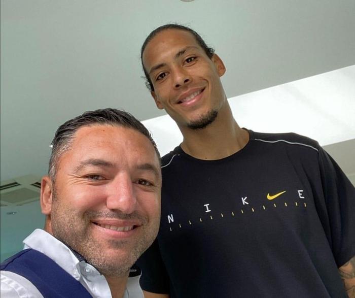 Liverpoollu futbolcuların tercihi Okan Bulutun işlettiği Macello Restoran...