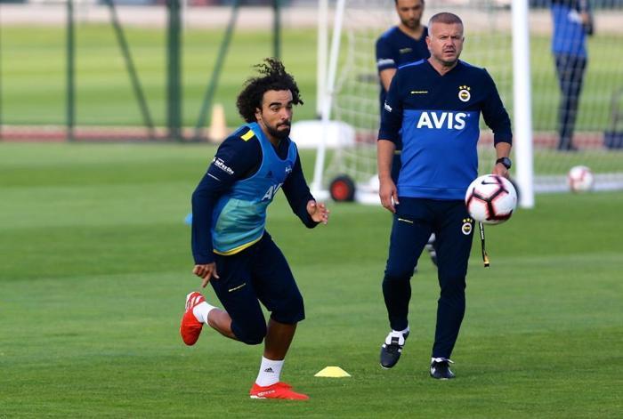 Fenerbahçede flaş gelişme Ersun Yanal 4 ismin kalemini kırdı