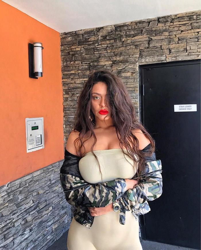 Yağmur Taktaş: Emre Mor evinde görüşme teklif etti